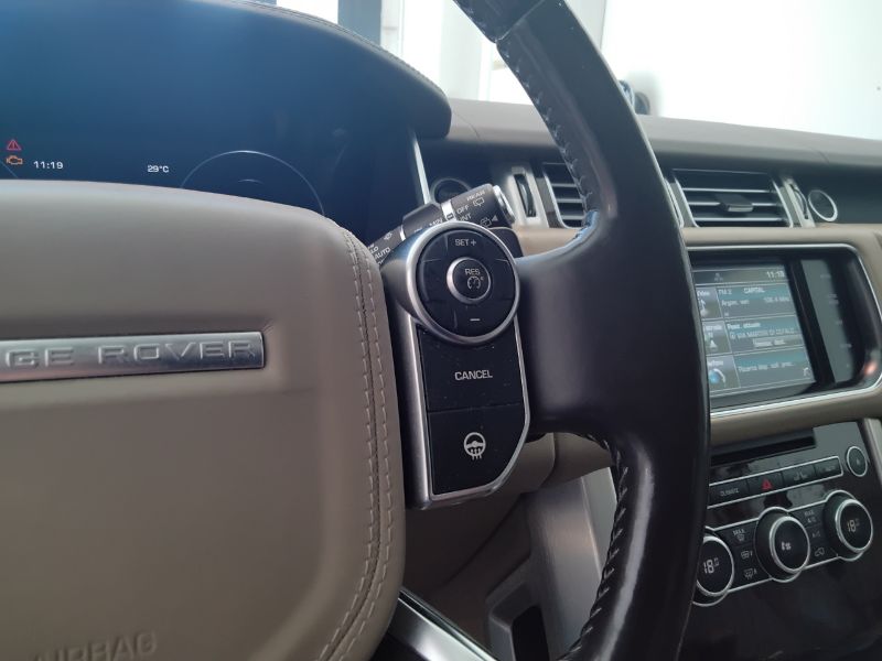 GuidiCar - LAND ROVER Range Rover IV 2013 2014 Range Rover 3.0 tdV6 HSE auto Usato